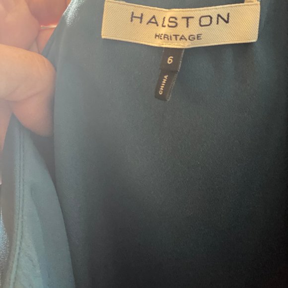 Halston. Stand out in the crowd! Cocktail/Party Dress - Picture 5 of 9